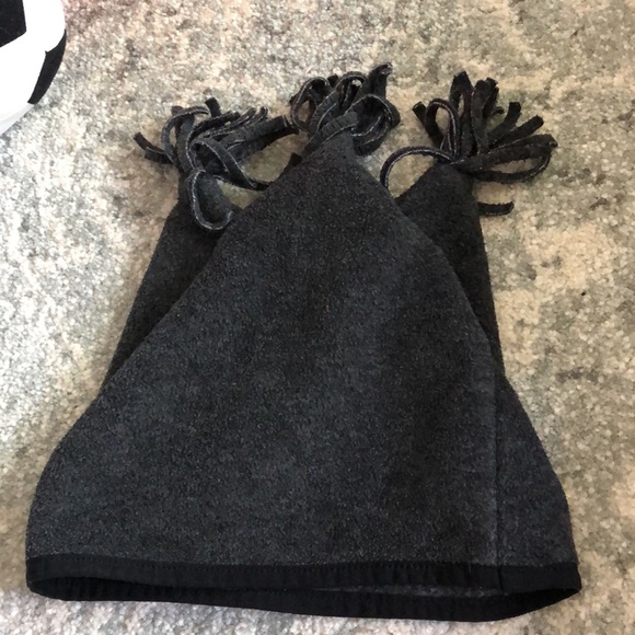 Gap Kids Fleece 3 Point Jester Hat - Picture 3 of 5